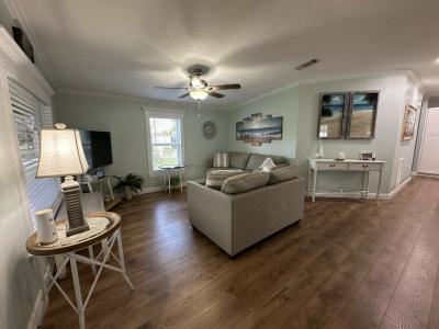 Photo 4 of 17 of home located at 2210 East Lakeview Drive Sebastian, FL 32958