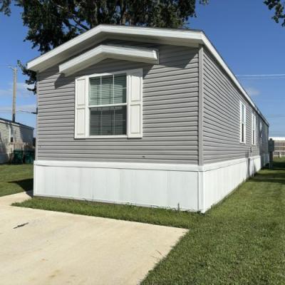Photo 3 of 26 of home located at 9901 State Road 3 #0005 Muncie, IN 47303