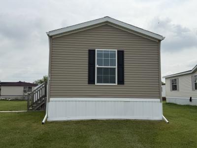 Photo 2 of 3 of home located at 25145 Saxony Woodhaven, MI 48183