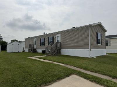 Photo 3 of 3 of home located at 25145 Saxony Woodhaven, MI 48183