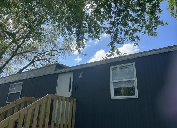 Photo 1 of 2 of home located at 1543 2nd St. East, Lot# 165 Milan, IL 61264