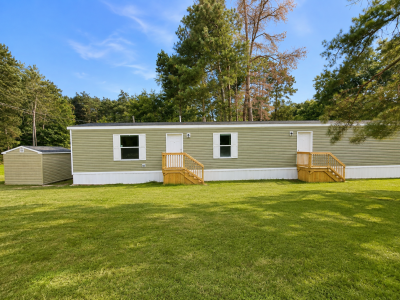 Mobile Home at 12515 Bonnie Lane Lot 105 Middlebury, IN 46540