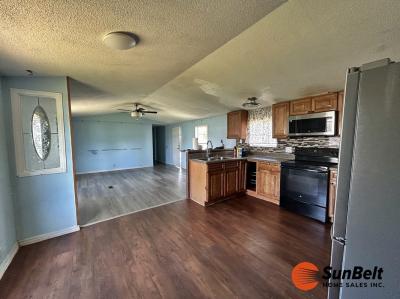 Photo 4 of 27 of home located at 3920 SW 30th Street Lot B36 Ocala, FL 34474