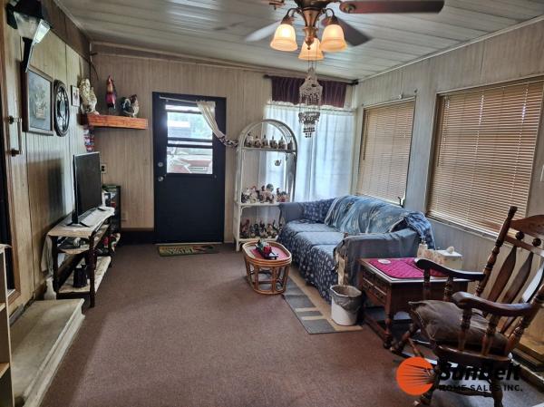1981 Oakwood Mobile Home