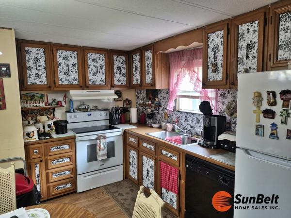 1981 Oakwood Mobile Home
