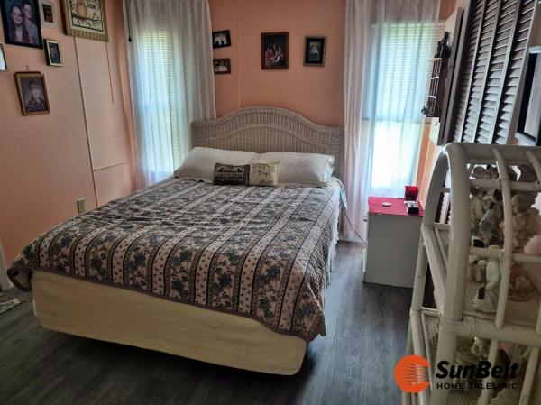 1981 Oakwood Mobile Home