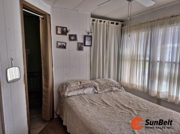 1981 Oakwood Mobile Home