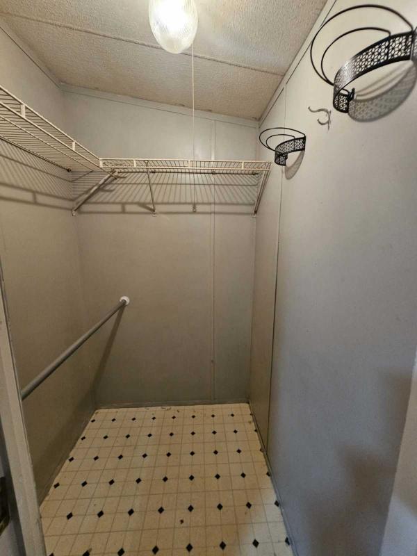 2002 Oakwood Mobile Home