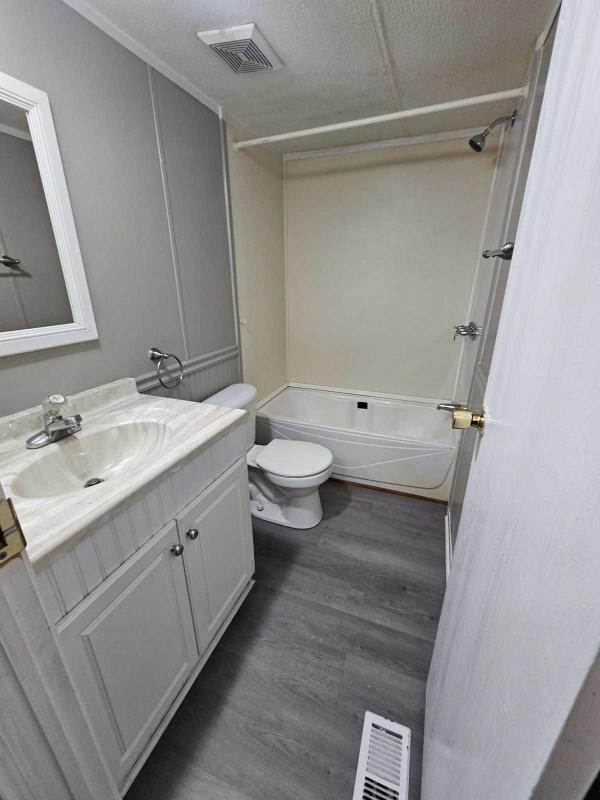 2002 Oakwood Mobile Home