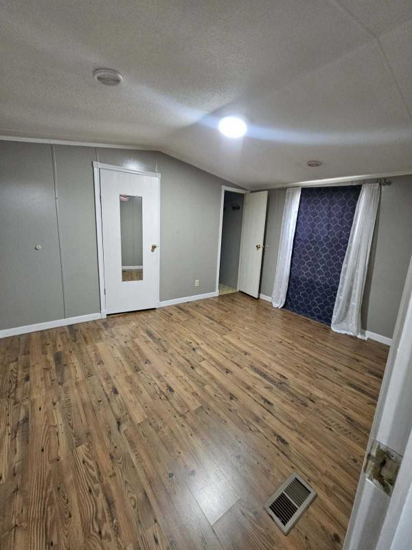 2002 Oakwood Mobile Home