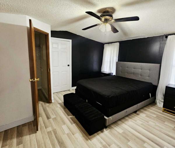 1994 Oakwood Mobile Home