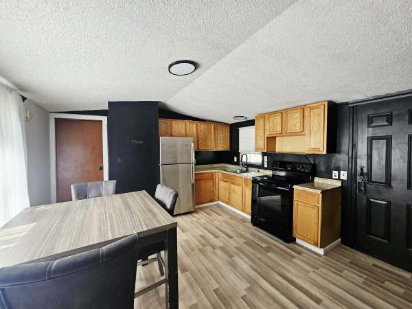 1994 Oakwood Mobile Home