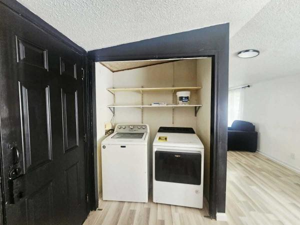 1994 Oakwood Mobile Home