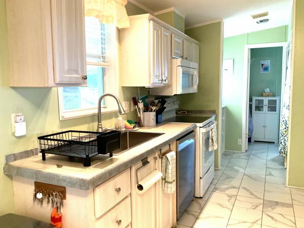 2004 Homes of Merit A17844 Mobile Home