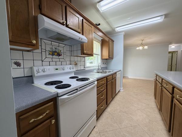 1999 Carolina 26x48 Mobile Home