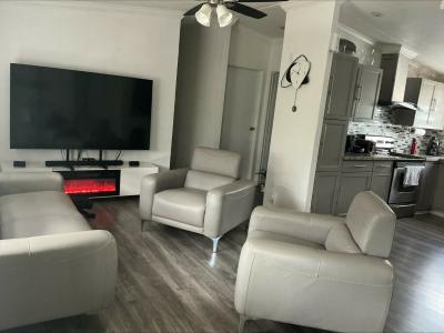 Photo 2 of 9 of home located at 34544 SW 187th Ct Homestead, FL 33034