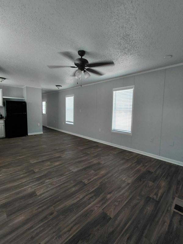 2005 Cavalier Homes Mobile Home For Sale