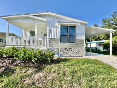 Photo 4 of 25 of home located at 5972 Brigadoon Way Lot 058 Sarasota, FL 34233