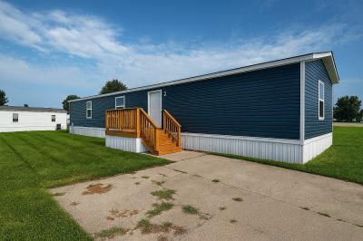 Mobile Home at 2305 E 19th Street N #E06 Newton, IA 50208