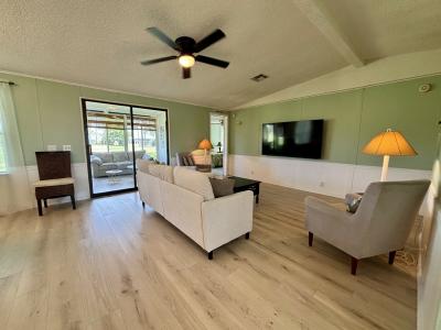 Photo 4 of 24 of home located at 1932 Bayou Drive North Ruskin, FL 33570