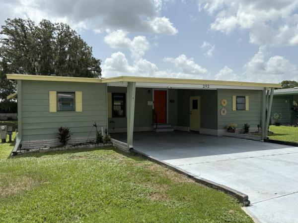 Photo 1 of 2 of home located at 292 Country Club Dr Plant City, FL 33565