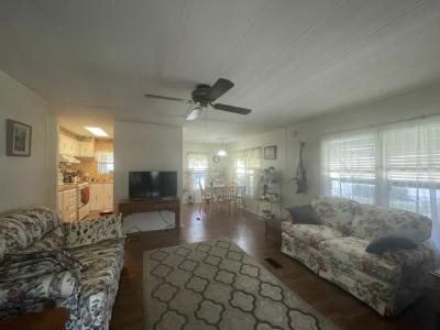 Photo 5 of 20 of home located at 36144 Apple Way Grand Island, FL 32735