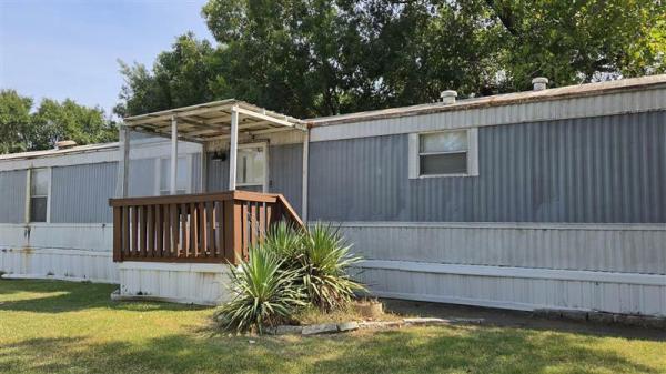 1997 CMH MANUFACTURING INC Mobile Home For Sale