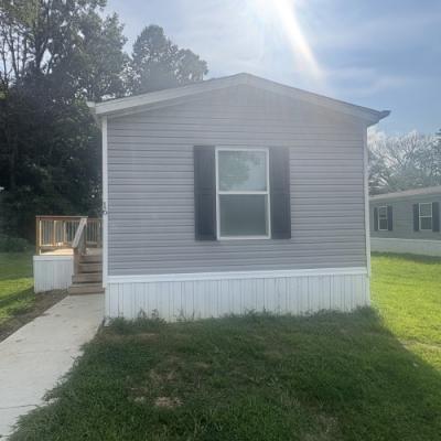 Photo 2 of 23 of home located at 2319 Greensburg Rd #16 Campbellsville, KY 42718