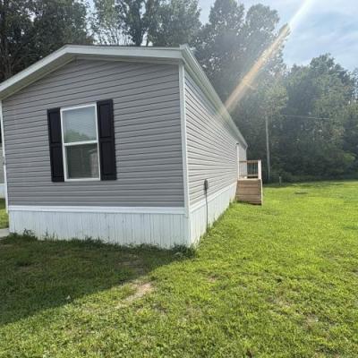 Photo 3 of 23 of home located at 2319 Greensburg Rd #16 Campbellsville, KY 42718