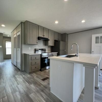 Photo 5 of 27 of home located at 329 Beaver Dam Circle Lavonia, GA 30553