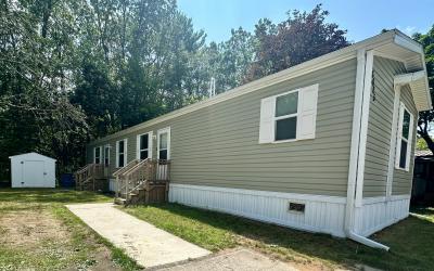 Photo 5 of 6 of home located at 5025 Valentine Lane Muskegon, MI 49442