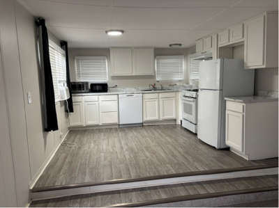 Photo 5 of 10 of home located at 43176 Marquette Ave, #391 Sterling Heights, MI 48314