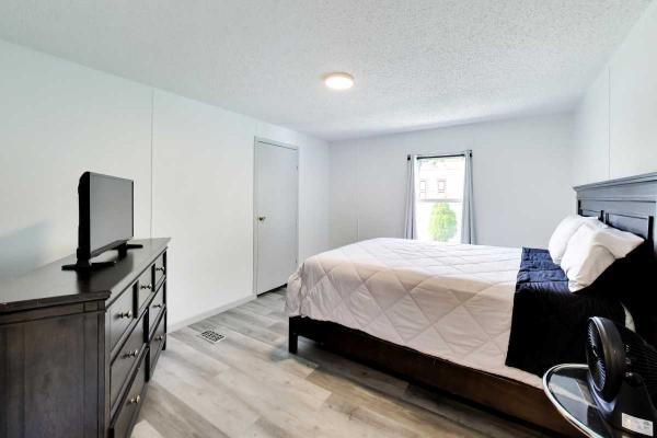 1999 Clayton Royal Crest Double Wide Mobile Home