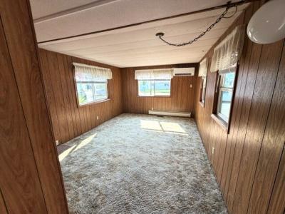 Photo 5 of 12 of home located at 4882 Lancaster Drive NE, Sp. #9 Salem, OR 97305