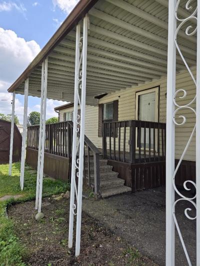 Photo 2 of 13 of home located at 342 Emerald Circle East Whitmore Lake, MI 48189