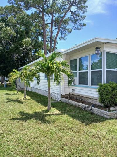 Photo 4 of 32 of home located at 9925 Ulmerton Road, #71 Largo, FL 33771
