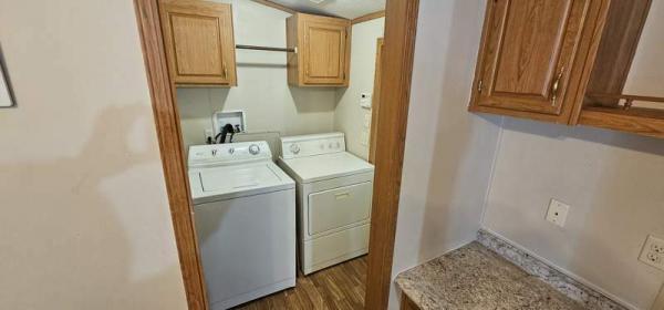 1999 Sprienta Manufactured Home