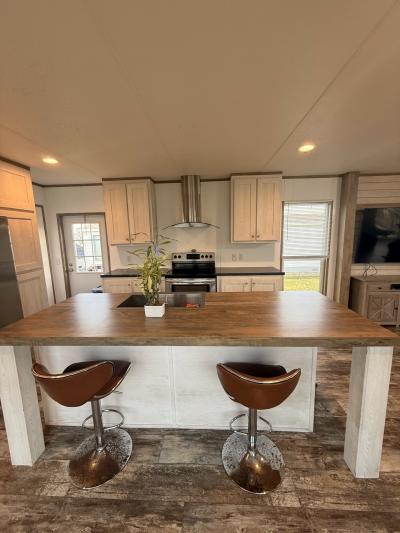 Photo 4 of 7 of home located at 493 Bridlewood Dr. San Marcos, TX 78666