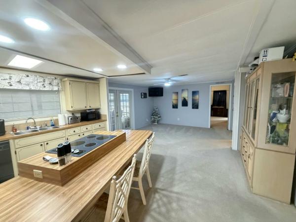 1983 Glenhill Manufactured Home