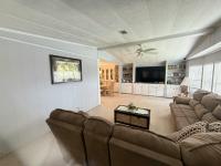 1983 Glenhill Manufactured Home