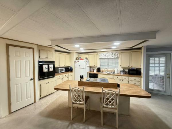 1983 Glenhill Manufactured Home