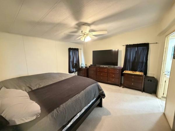 1983 Glenhill Manufactured Home