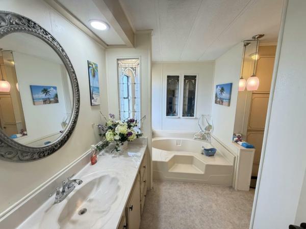 1983 Glenhill Manufactured Home