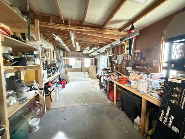 1983 Glenhill Manufactured Home