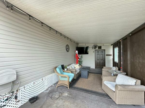 1983 Glenhill Manufactured Home