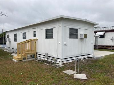 Photo 2 of 9 of home located at 298 Sterling Drive West Lakeland, FL 33815