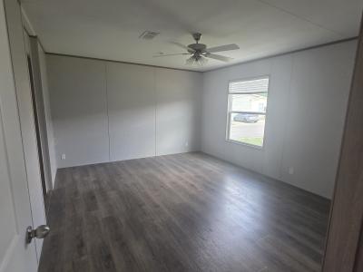 Photo 5 of 6 of home located at 4811 Vista Fairway San Antonio, TX 78244