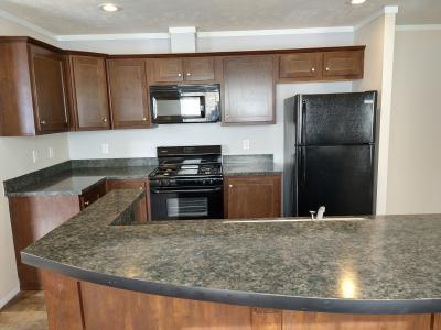 Photo 3 of 4 of home located at 472 S Van Buren Cir Davison, MI 48423