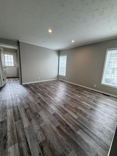 Photo 5 of 10 of home located at 1826 Evergreen Lane Ypsilanti, MI 48198