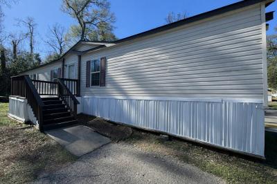 Mobile Home at 1718 Oak Bend Huntsville, TX 77340